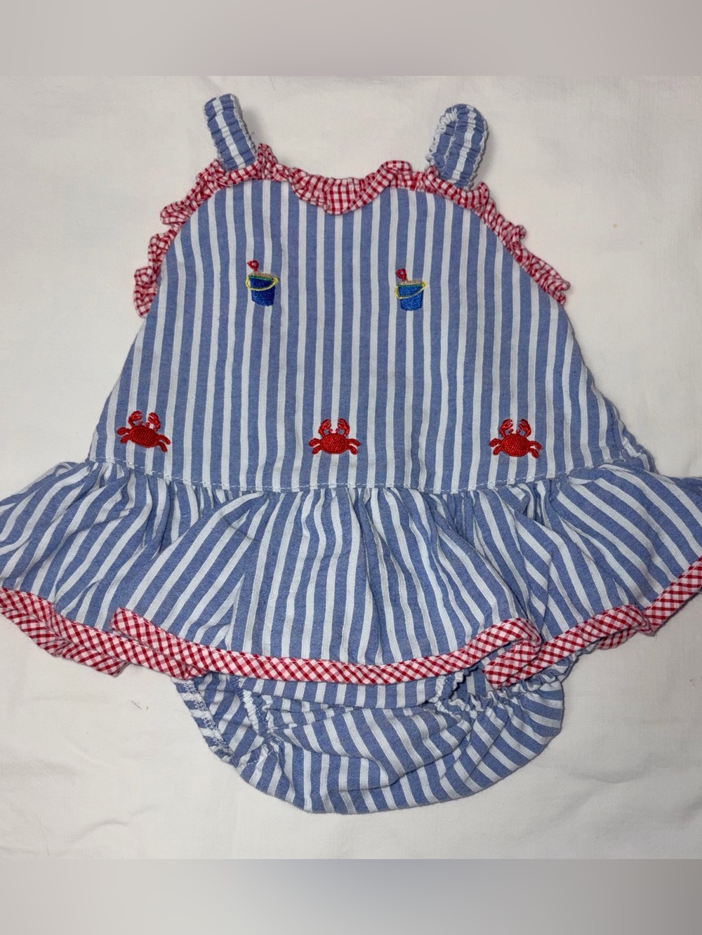 Anavini ruffled sunsuit/bubble with embroidered crabs and sand pails sz 6 mo